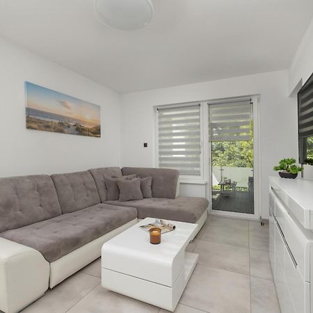 Family Apartments Herberta With Terrace And Parking By Rent Like Home Swinoujscie Exterior photo