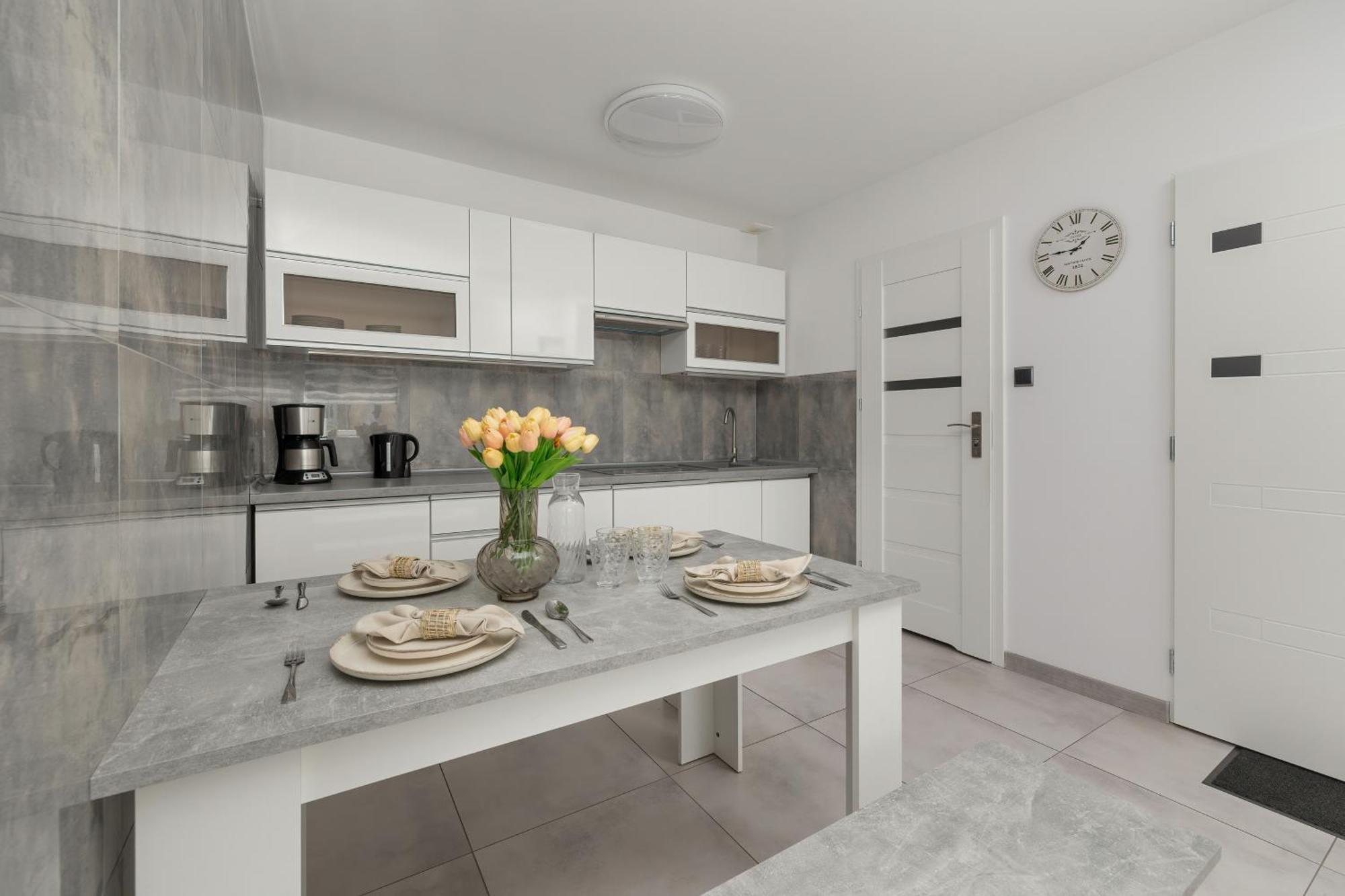 Family Apartments Herberta With Terrace And Parking By Rent Like Home Swinoujscie Exterior photo